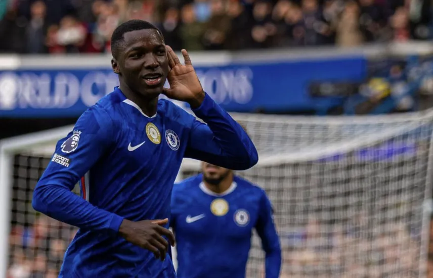 The Early Struggle: Feeling the Pressure