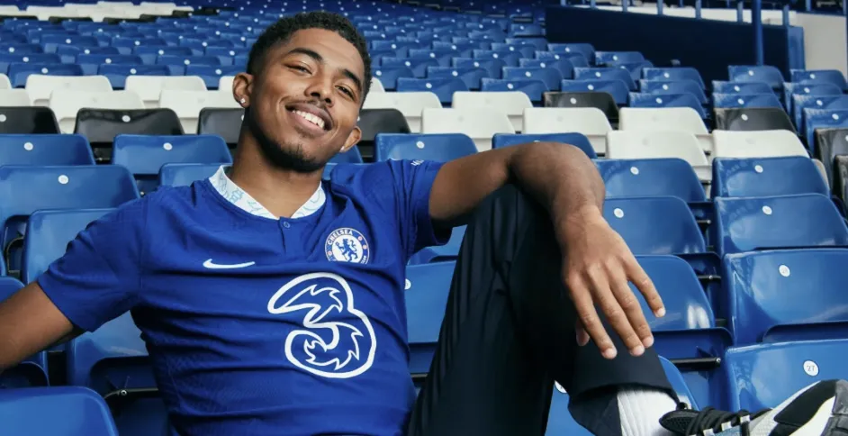 The Player's Desire and Leicester's Dilemma